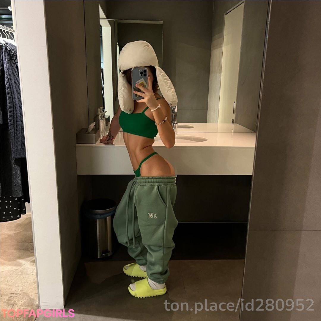 Photo nue de fuite OnlyFans de Maryana Ro #30