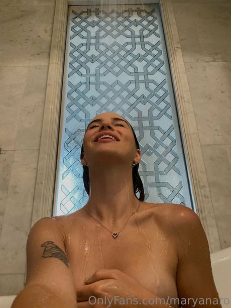 Photo nue de fuite OnlyFans de Maryana Ro