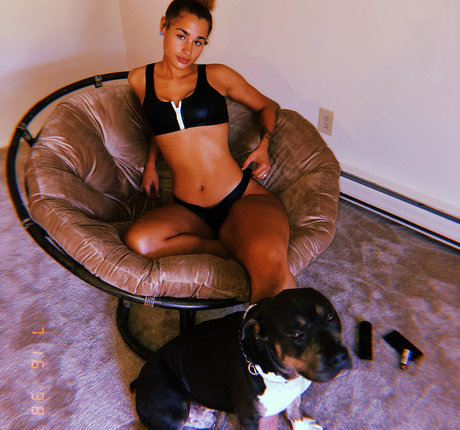 Photo nue de fuite OnlyFans de Janae Girard