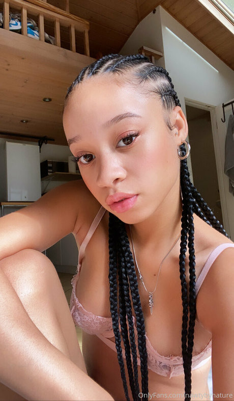 Photo nue de fuite OnlyFans de Nawtyybynature