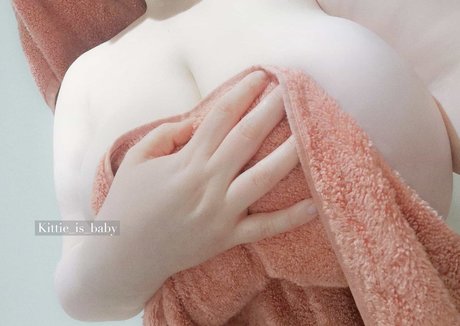 Photo nue de fuite OnlyFans de Kittieisbaby