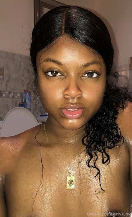Photo nue de fuite OnlyFans de Enly10me