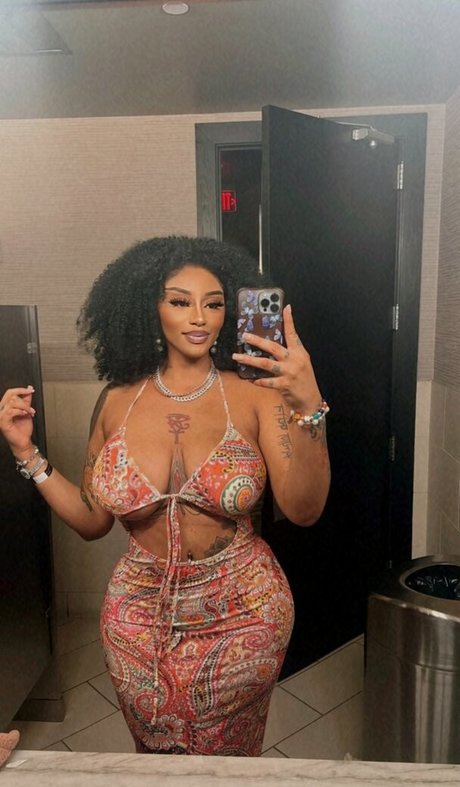 Photo nue de fuite OnlyFans de Nigerianamazon