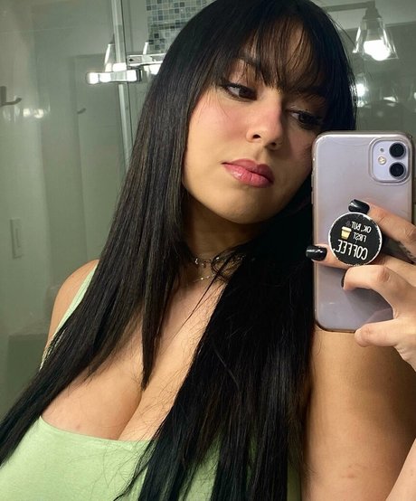 Photo nue de fuite OnlyFans de Larissa Cambusano