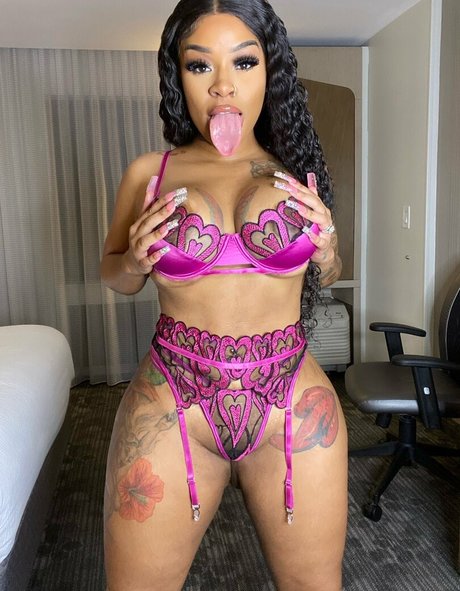 Photo nue de fuite OnlyFans de Lickmykakez