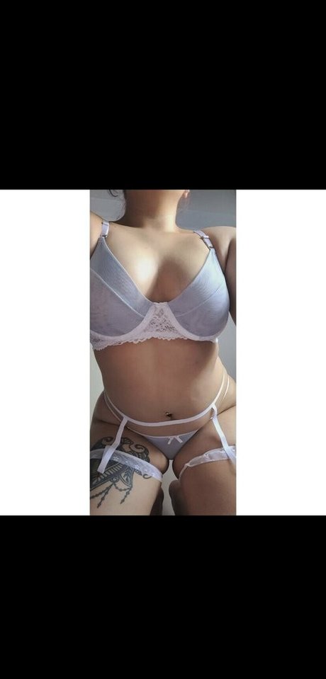 Photo nue de fuite OnlyFans de Bustykatsumi