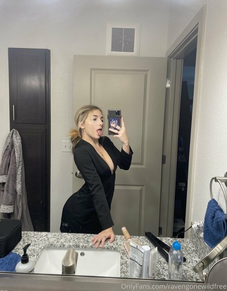 Photo nue de fuite OnlyFans de Ravengonewildfree
