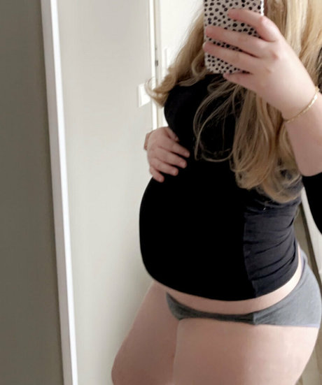 Photo nue de fuite OnlyFans de Pregnantgerman