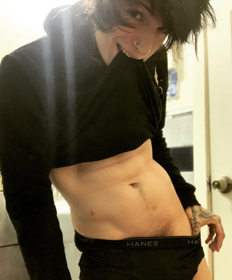 Photo nue de fuite OnlyFans de Xxchrissdecemberxx