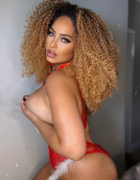Photo nue de fuite OnlyFans de Lovesirensong