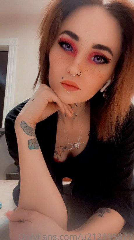 Photo nue de fuite OnlyFans de Yourfantasy527ca
