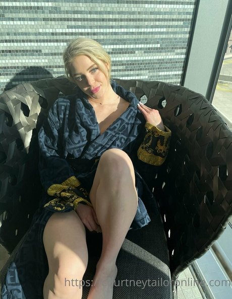 Photo nue de fuite OnlyFans de Courtneytailorfree
