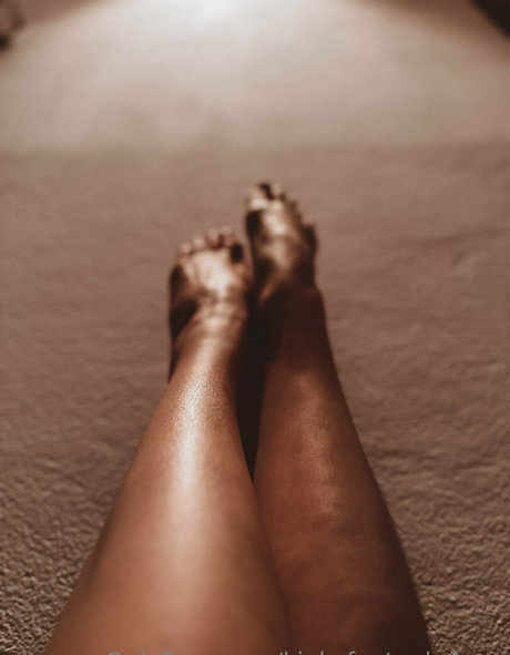 Photo nue de fuite OnlyFans de Kinkyfeetonly4you