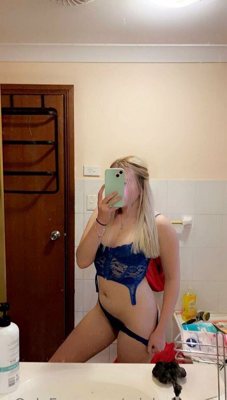 Photo nue de fuite OnlyFans de Miababyyyxx