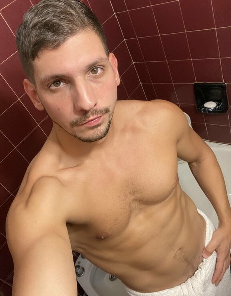 Photo nue de fuite OnlyFans de Emilianoterra