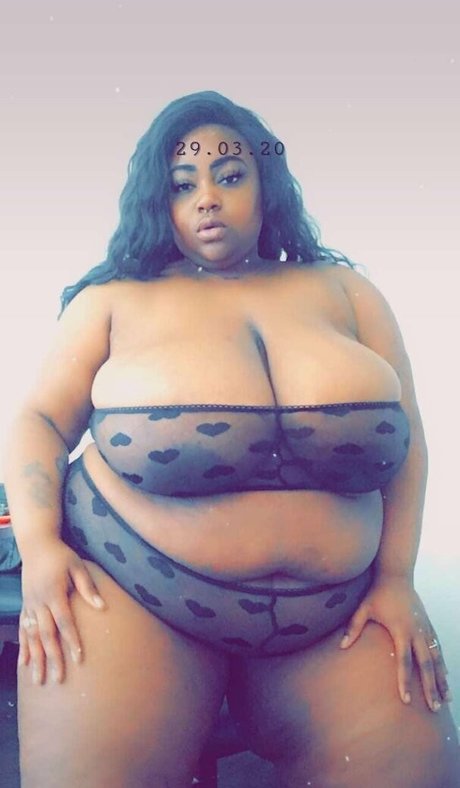 Photo nue de fuite OnlyFans de Mamamioshye