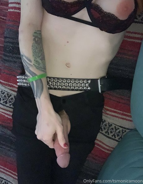 Photo nue de fuite OnlyFans de Tsmonicamoon
