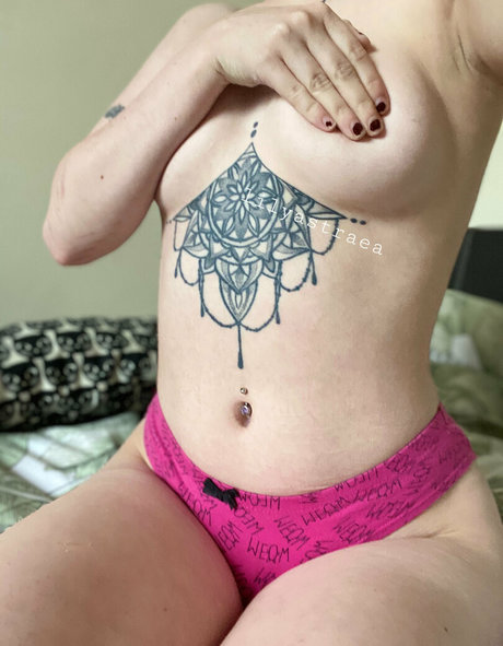 Petiteredheadbabyfree