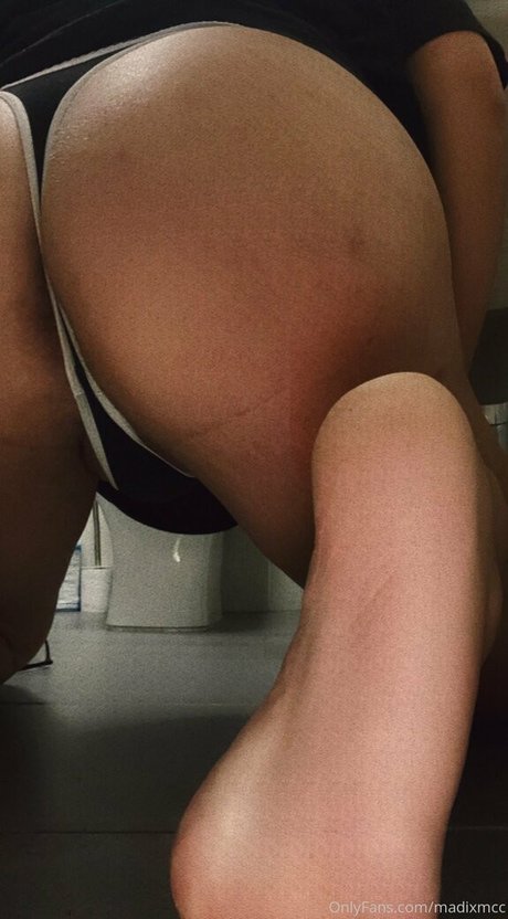 Photo nue de fuite OnlyFans de Madixmcc