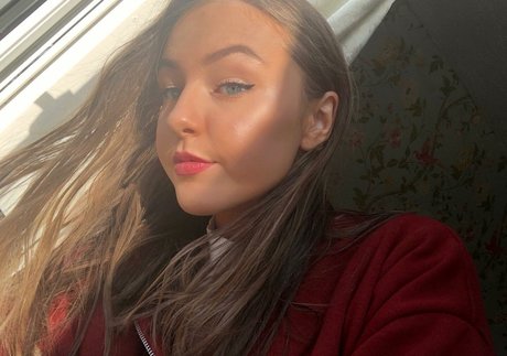 Photo nue de fuite OnlyFans de Helayna Birkett