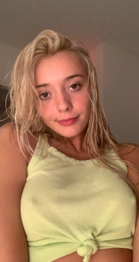 Photo nue de fuite OnlyFans de Binababyboo