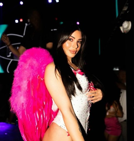 Photo nue de fuite OnlyFans de Foreignbabie