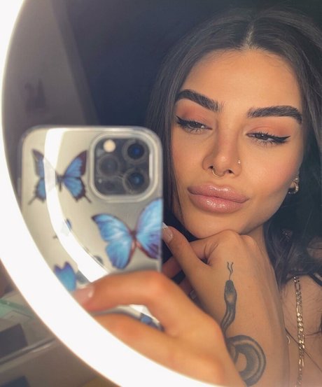 Photo nue de fuite OnlyFans de Foreignbabie