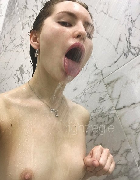 Photo nue de fuite OnlyFans de Rightregie