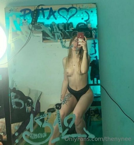 Photo nue de fuite OnlyFans de Thenynee