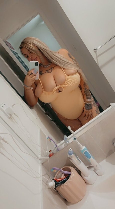 Photo nue de fuite OnlyFans de Heymikkimoo