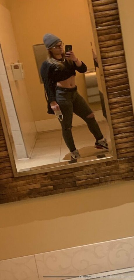 Trophygirlfriendk