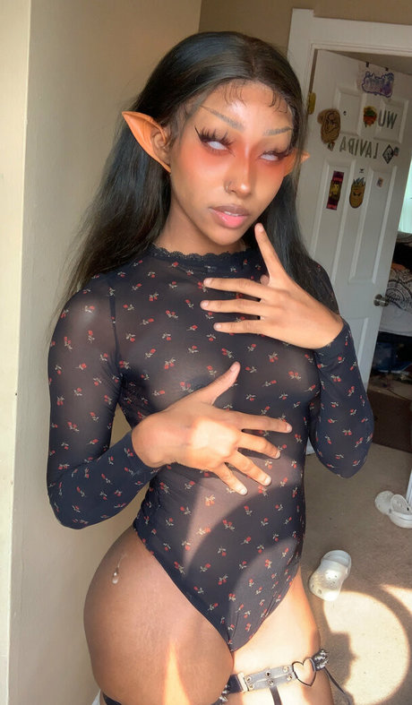 Photo nue de fuite OnlyFans de Lilvira