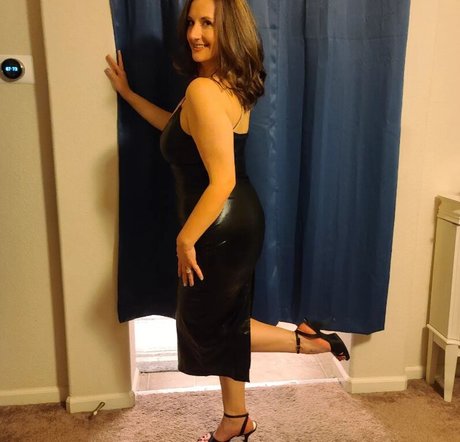 Mrs Bella Curves