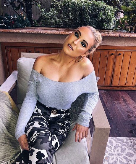 Caroline Wall
