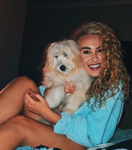 Caroline Wall