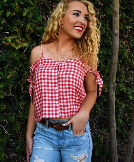 Caroline Wall