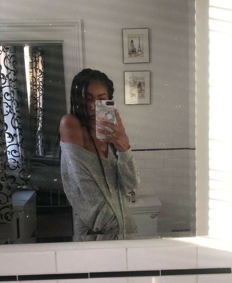 Photo nue de fuite OnlyFans de Nia Simone