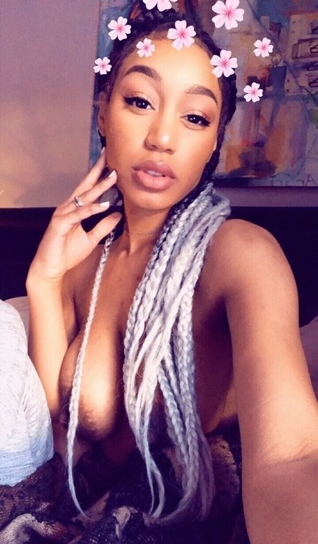 Photo nue de fuite OnlyFans de Nia Simone