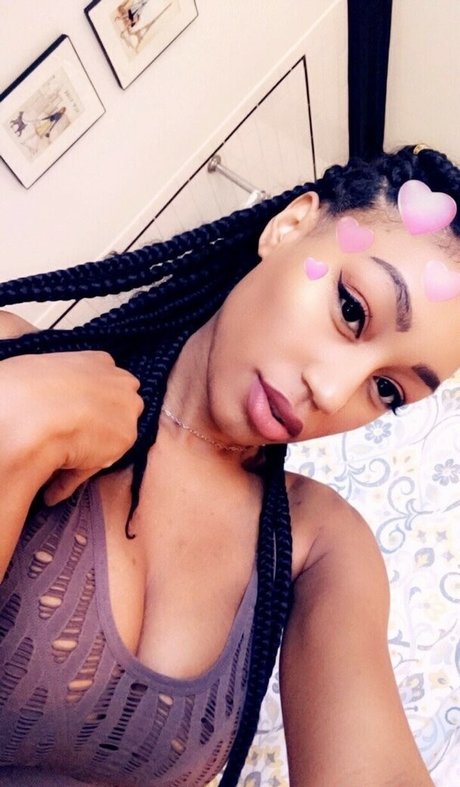 Photo nue de fuite OnlyFans de Nia Simone