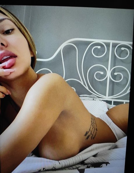 Photo nue de fuite OnlyFans de Stella Marshall