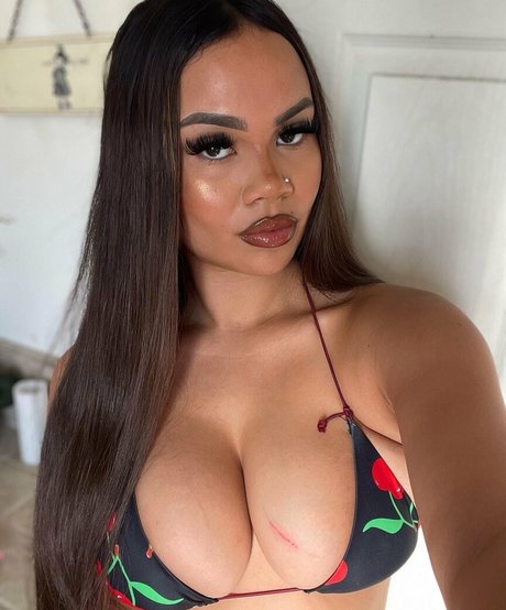 Photo nue de fuite OnlyFans de Saigey