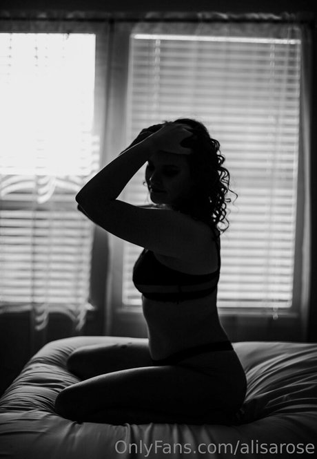 Photo nue de fuite OnlyFans de Alisarose