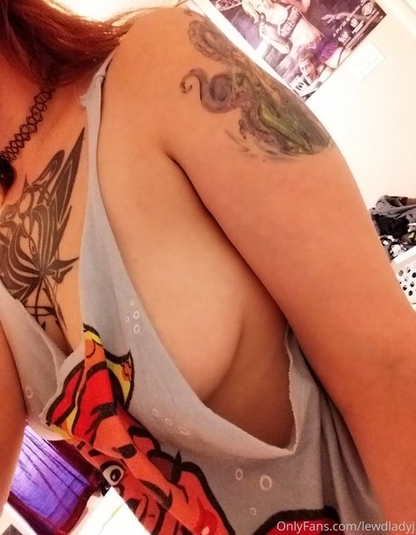 Photo nue de fuite OnlyFans de Lewdladyj