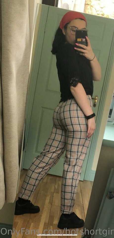 Hotshortgirl