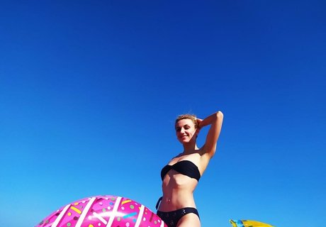 Photo nue de fuite OnlyFans de Helenadolphin