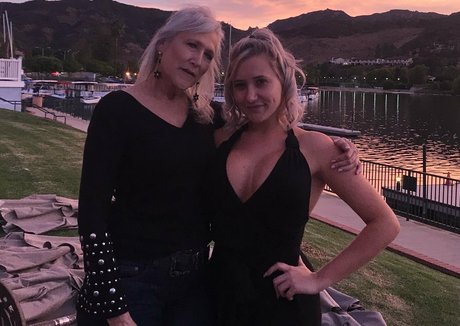 Photo nue de fuite OnlyFans de Suzieandhannah