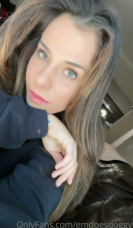 Photo nue de fuite OnlyFans de Emdoesdoggy