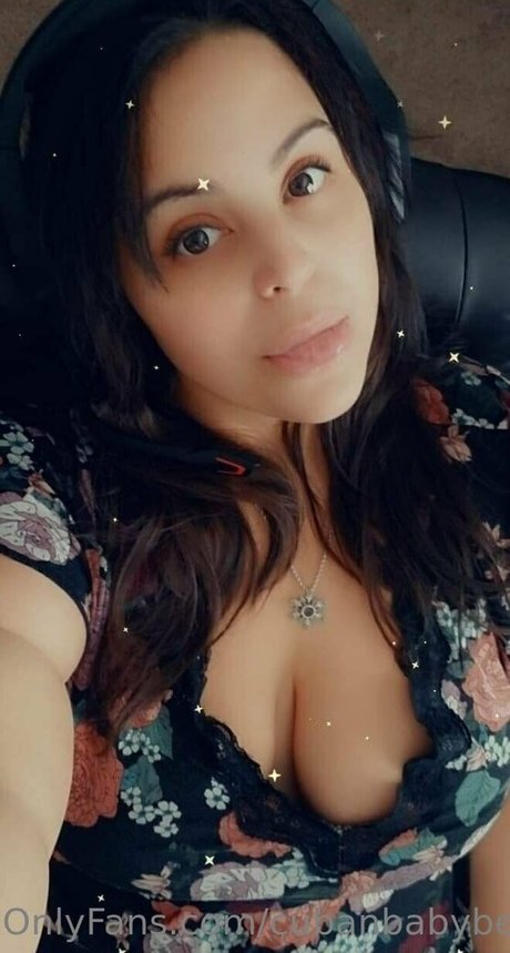 Photo nue de fuite OnlyFans de Cubanbabybella