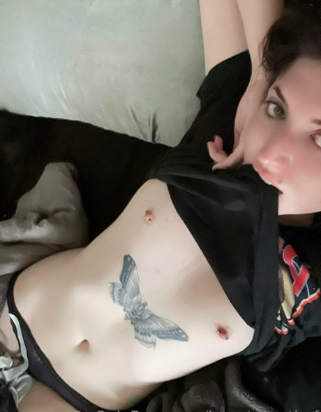 Photo nue de fuite OnlyFans de Imnoturgothgf