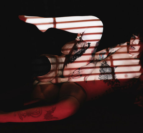 Photo nue de fuite OnlyFans de Crushedvelvetx